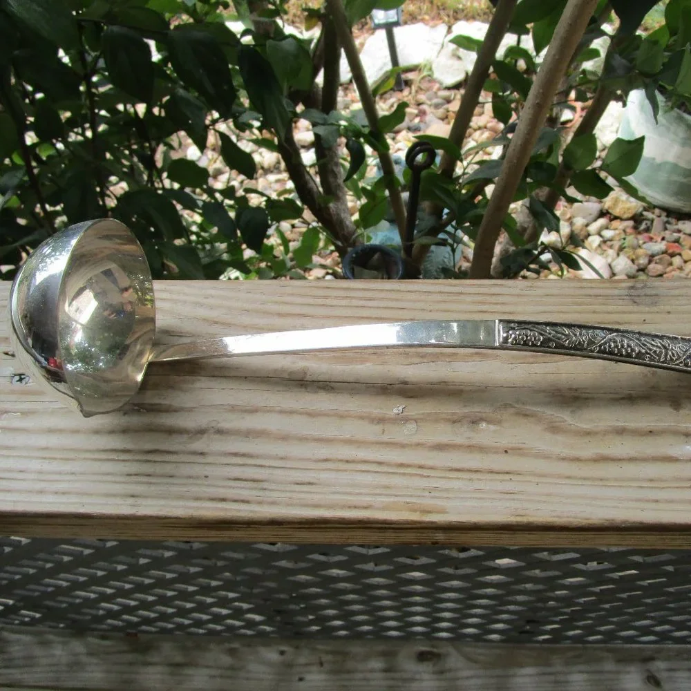 VINTAGE VINE & GRAPE BUNCH PATTERN SILVERPLATED SOUP LADLE